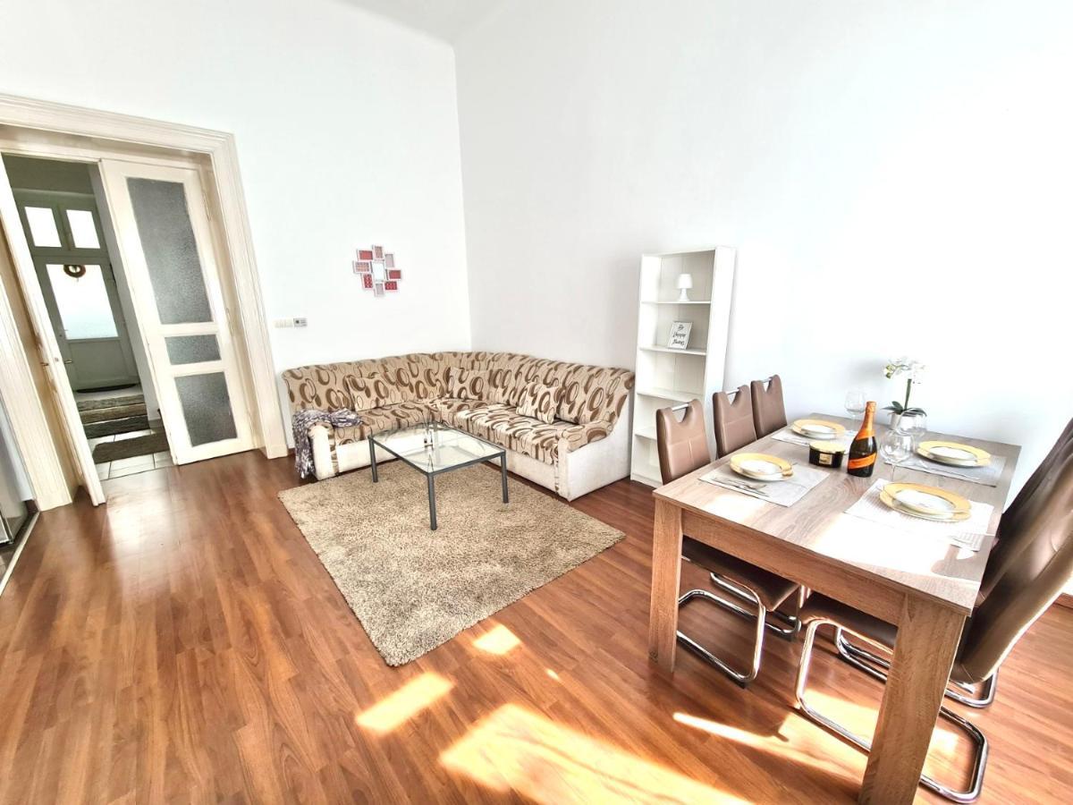 Ricky Apartment Budapesta Exterior foto